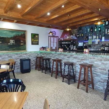 Πανσιόν Parrilla Casa Vicente Tineo